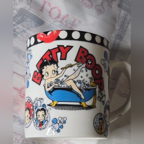 Betty Boop Coffee Mug - Picture 6 of 8